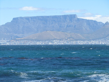 Kaapstad en de Tafelberg vanaf Robbeneiland