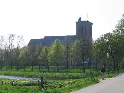 De stompe kerktoren van Elburg